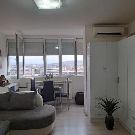 Apartman Sa Panoramom Kruševac 外观 照片